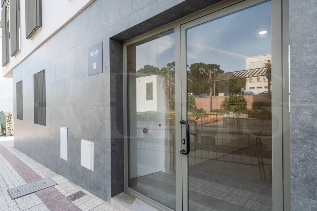 And Cozy In The Center By Rems Malaga