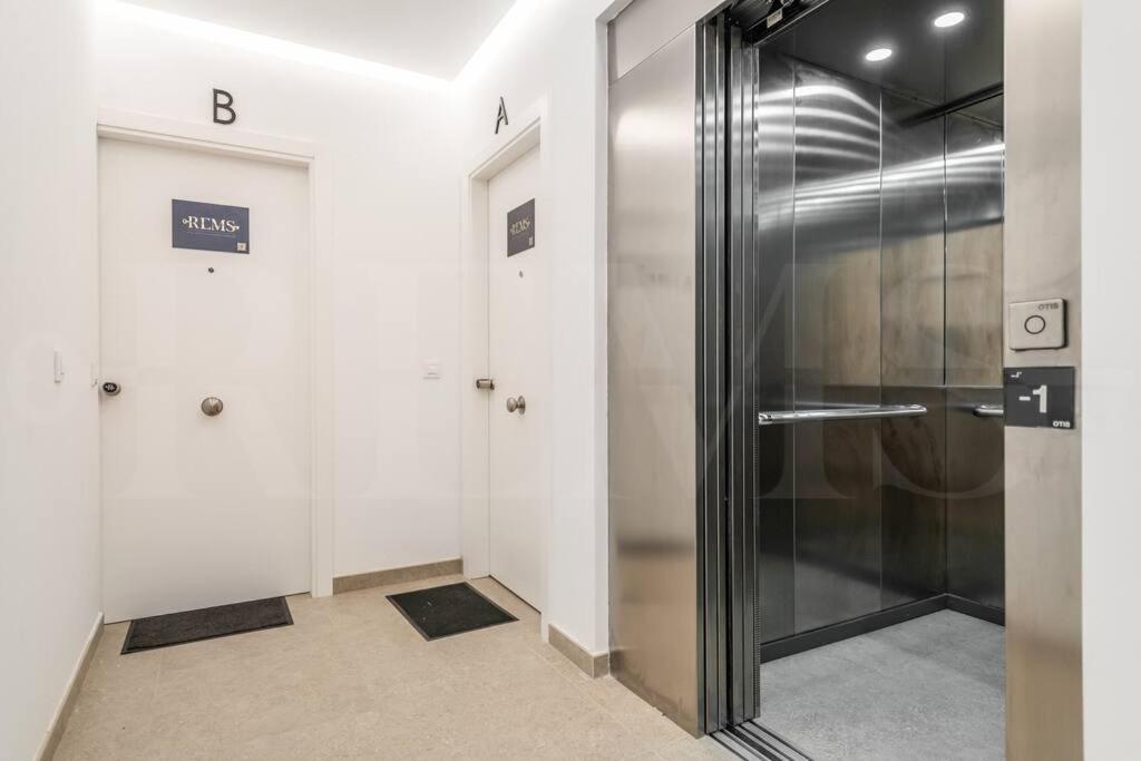 Apartment And Cozy In The Center By Rems
