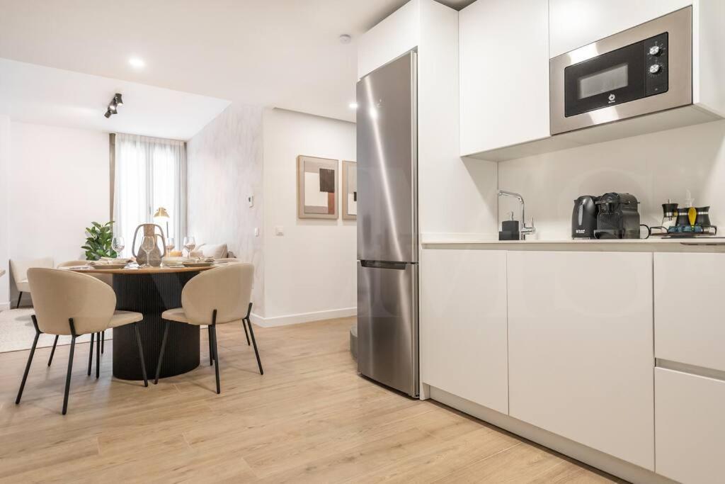 Apartment And Cozy In The Center By Rems