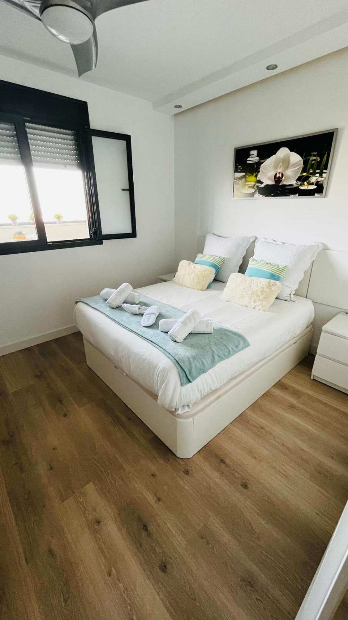 Apartamento ático Con Piscina Y Vistas Al Mar Parque Litoral Málaga