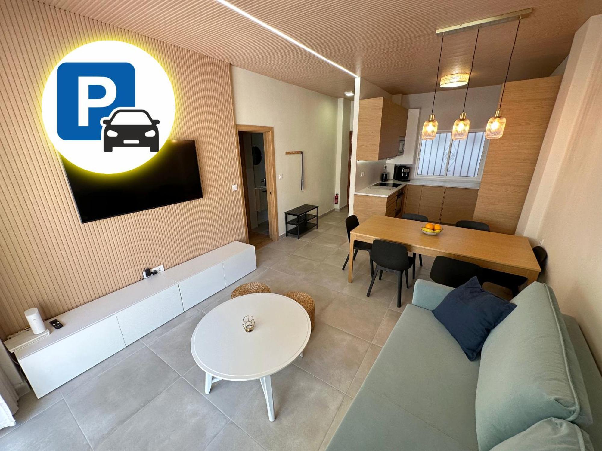 Comfortable In Center With Private Parking Garage Apartment Malaga