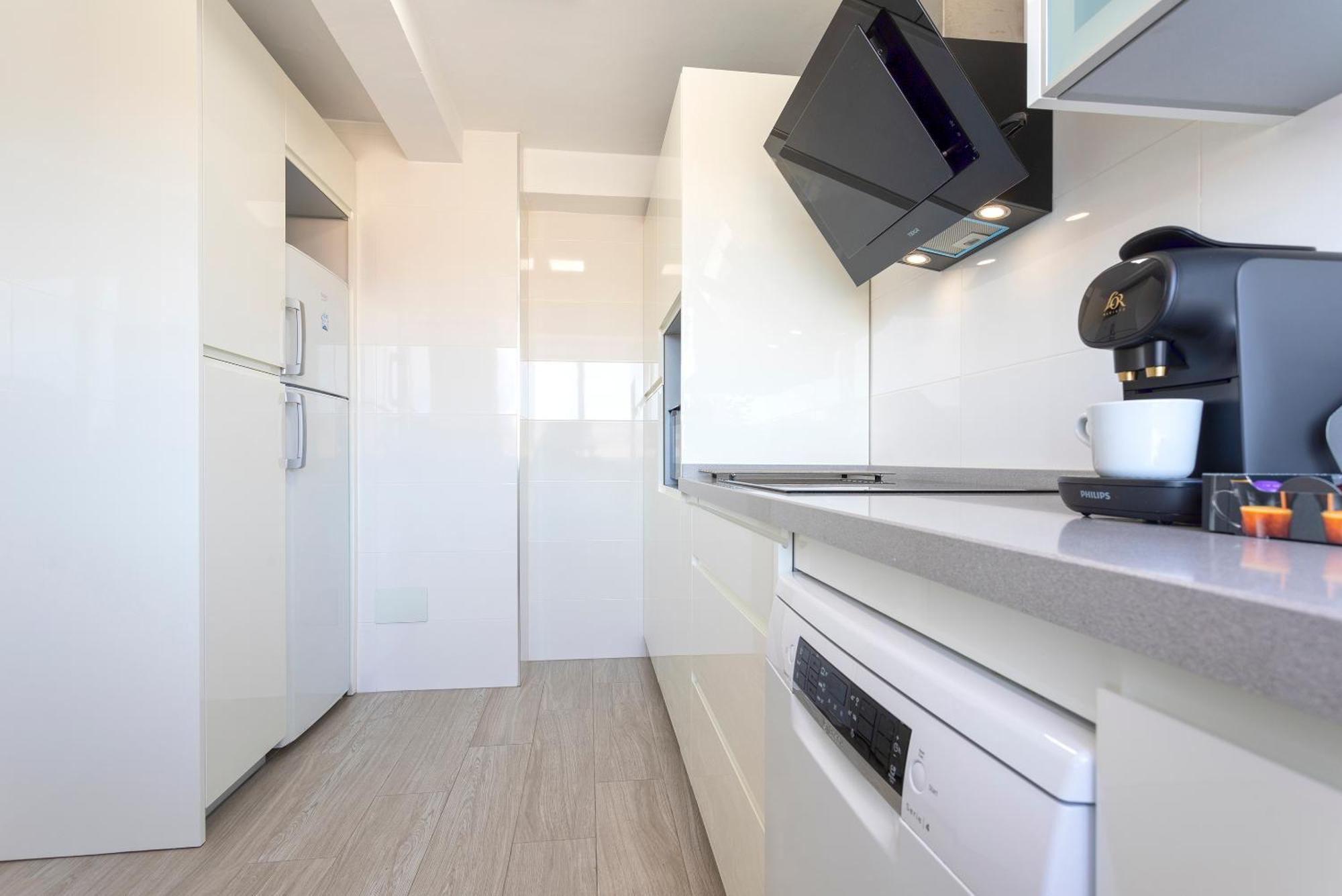 Mrapartment Centre&beach Airport&train Apartment