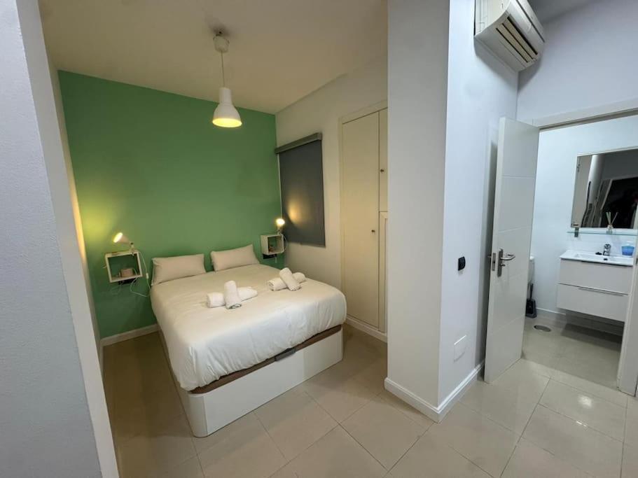 Cosy In The Heart Of - Alvarez Malaga