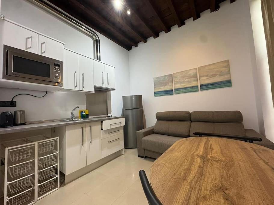 Cosy In The Heart Of - Alvarez * Malaga