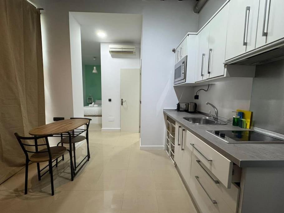 Cosy In The Heart Of - Alvarez Apartment *