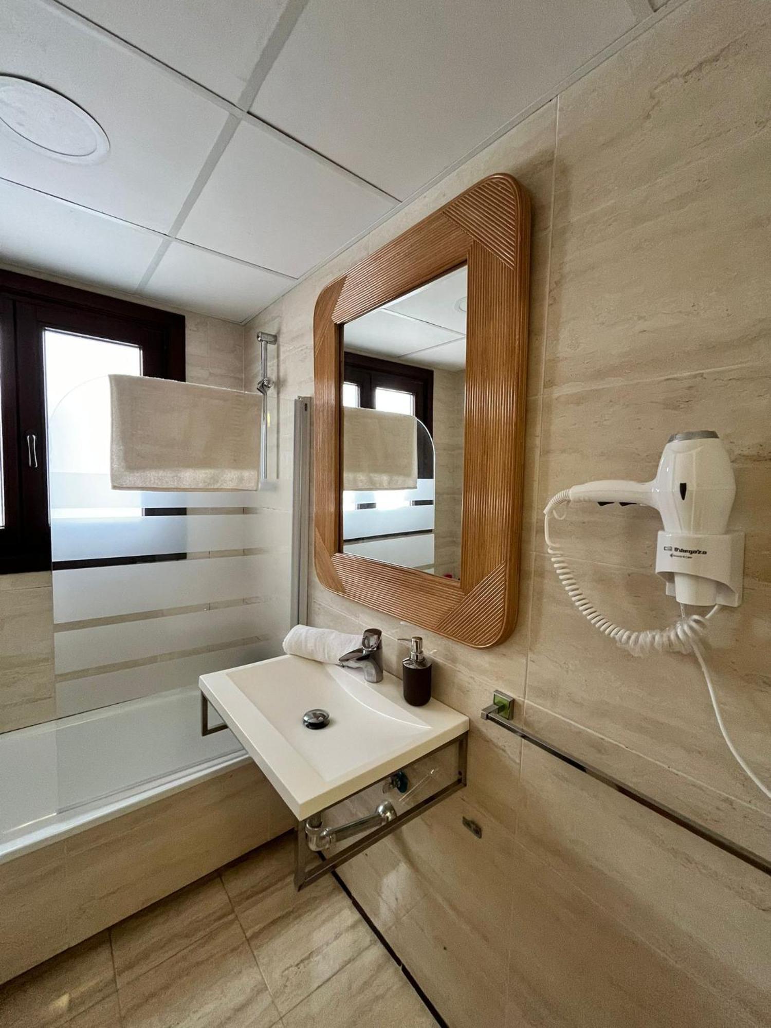 Apartment El Torcal Residences With Free Parking Málaga
