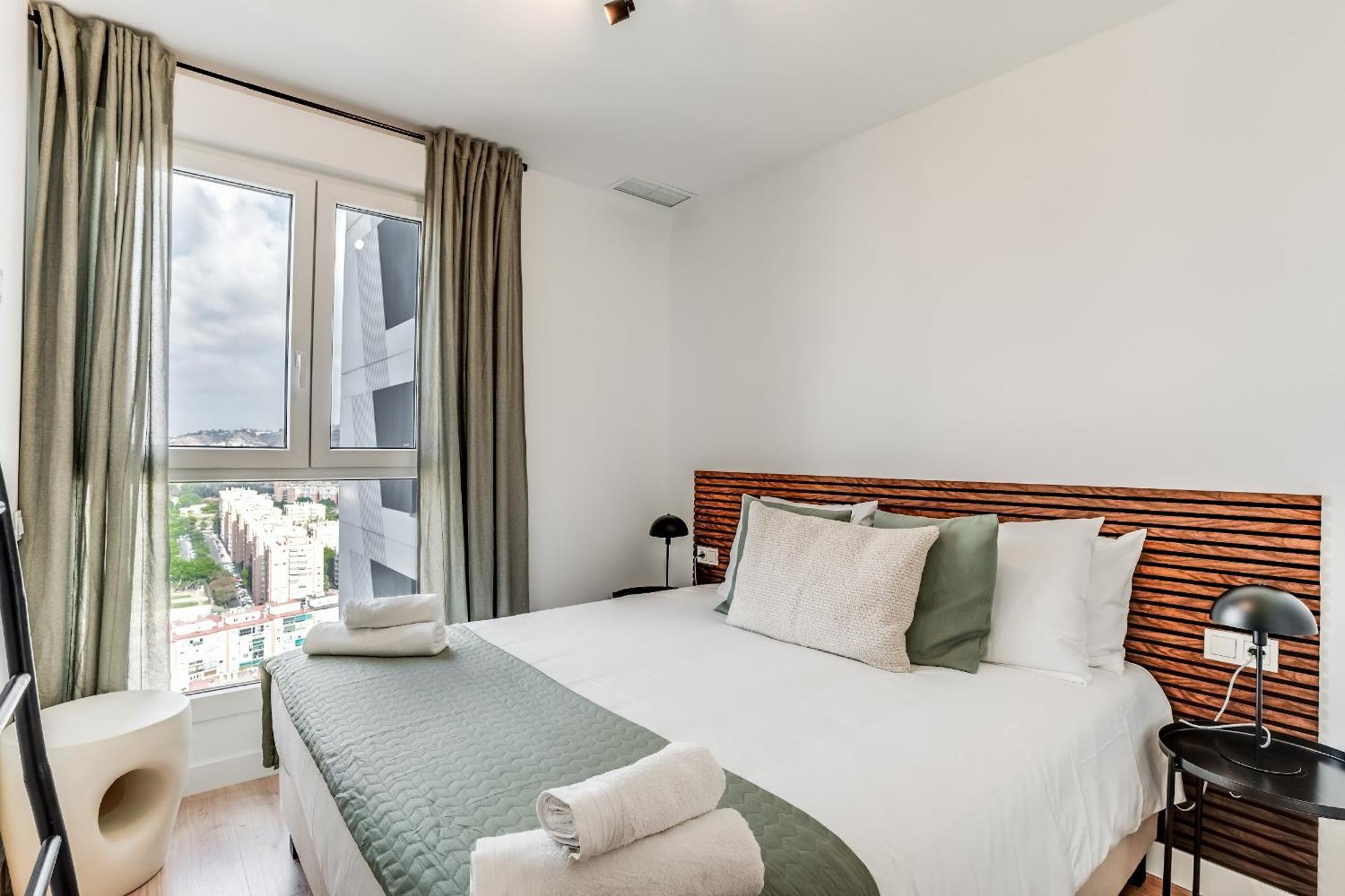 Brand New Urban Sky 25th Floor Malaga