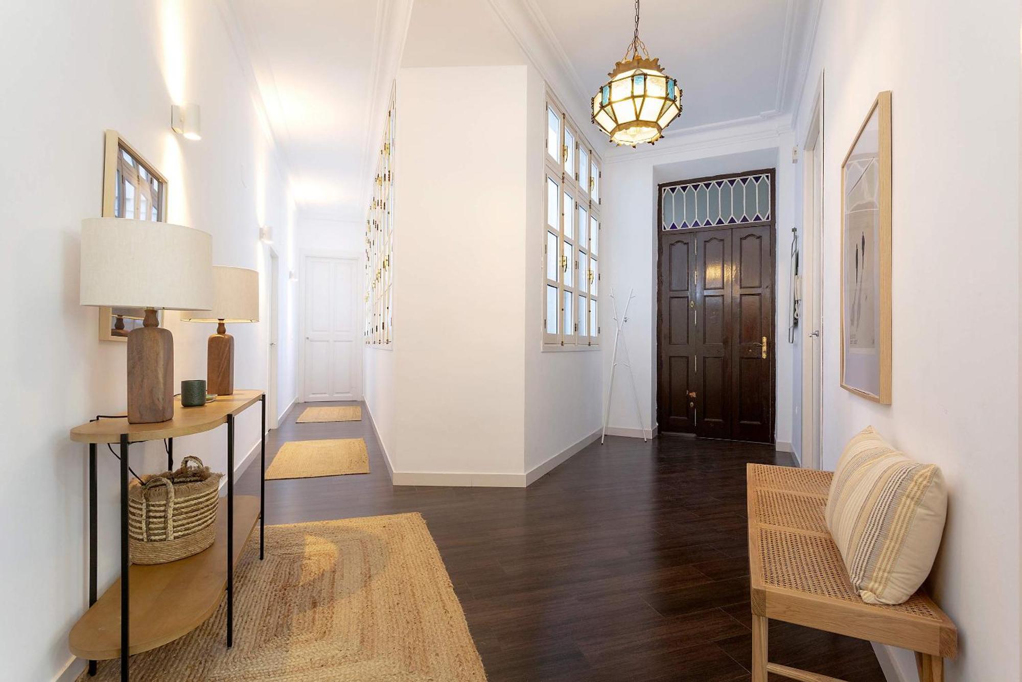Genteel Larios Malaga