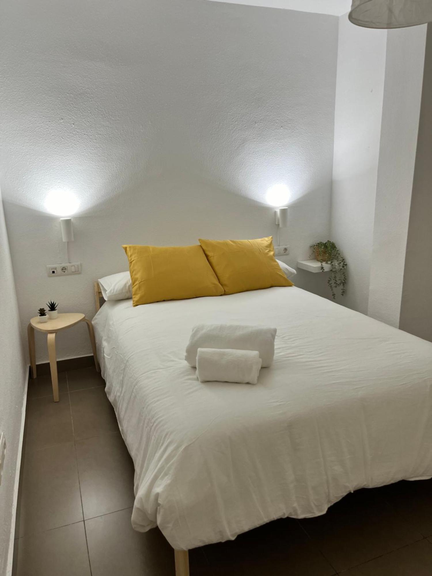 Prime Location - Stylish With Free Wifi, Free Parking, Steps From The Historic Center Apartment Malaga