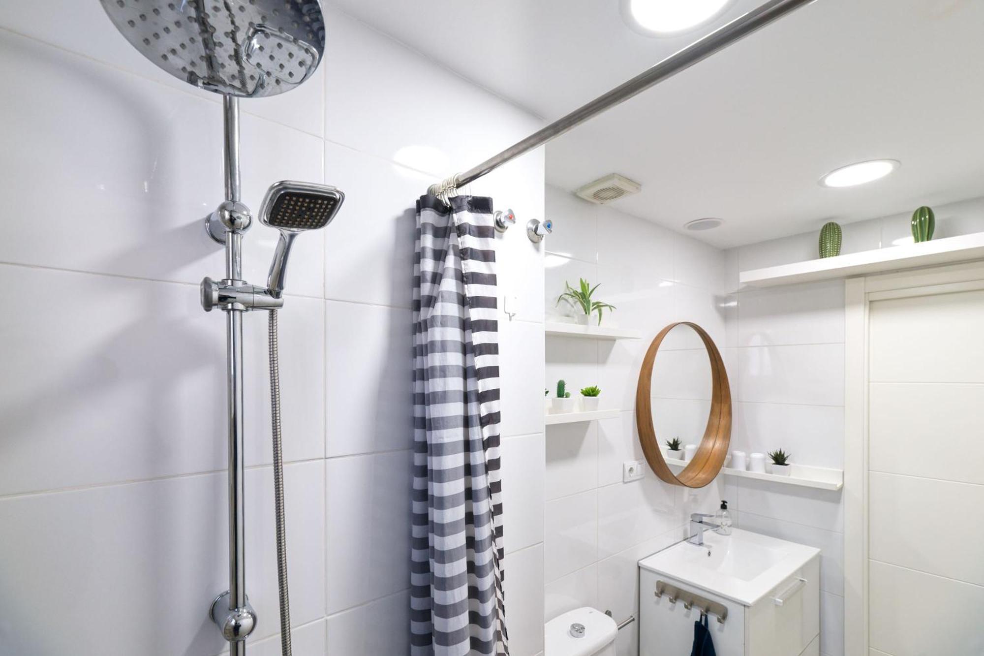 A Pie De Calle Huelin Apartment Malaga