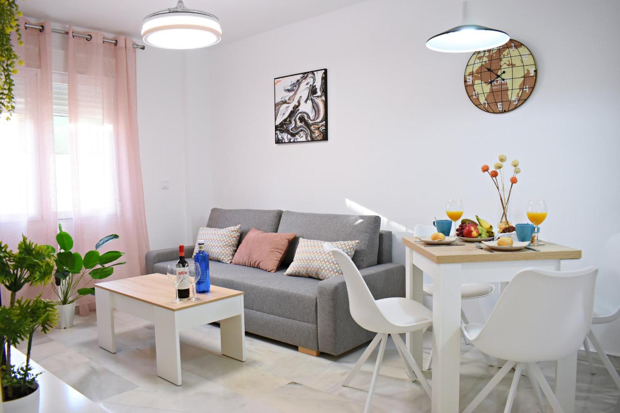 Apartment At La Isla Preciosos Cerca Del Centro De La Ciudad Y De La Playa Malaga