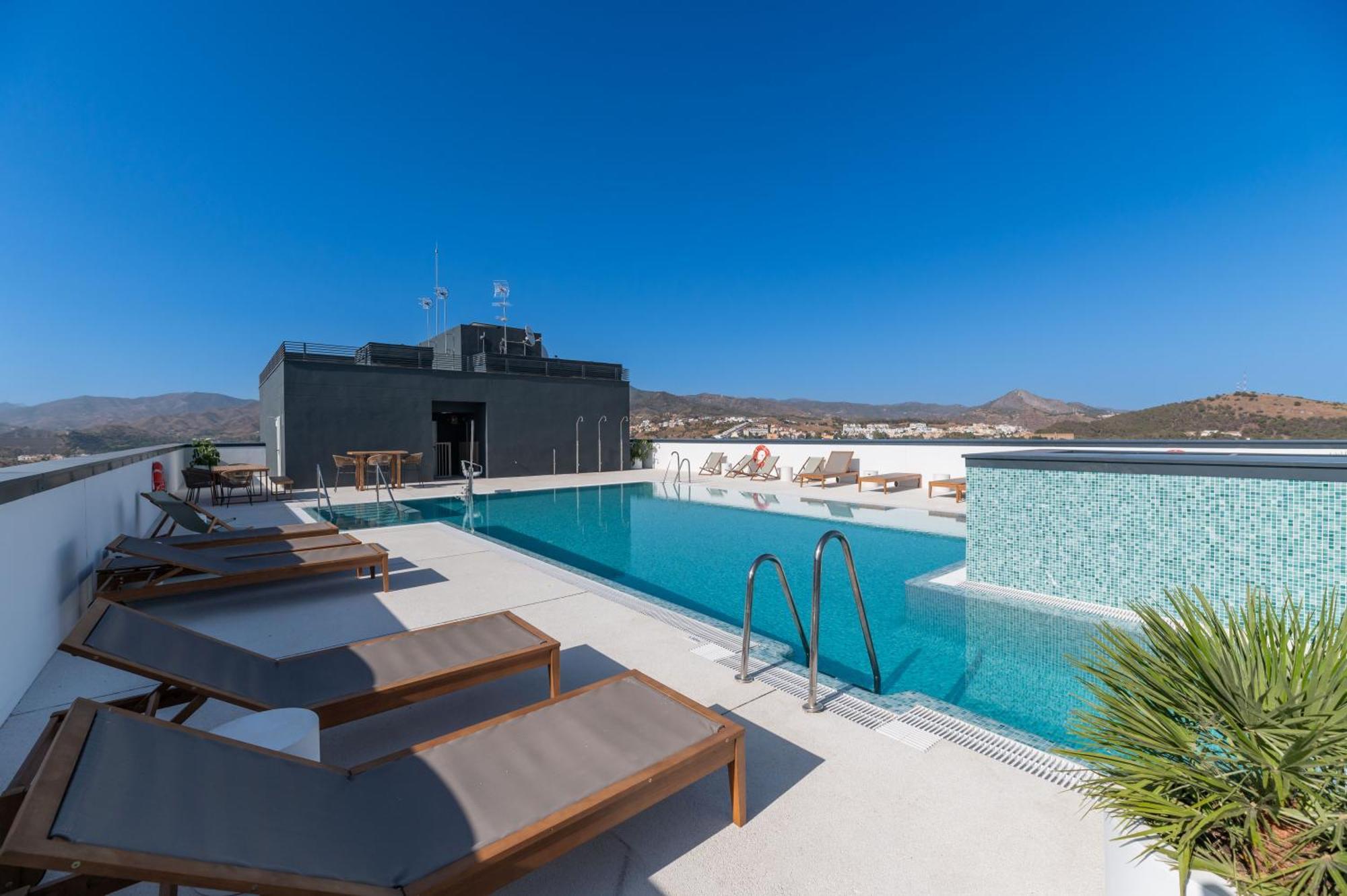 Xpce Urban 6 Skyline - Parking Free Malaga