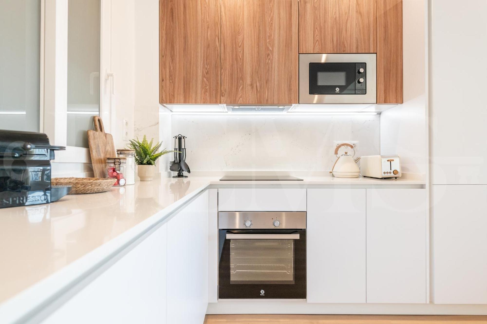 Elegant Coastal Charm With Unique Views By Rems Apartamento *