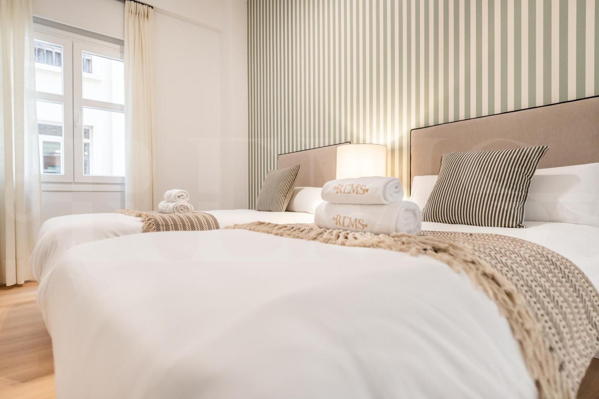 Apartamento Elegant Coastal Charm With Unique Views By Rems Málaga