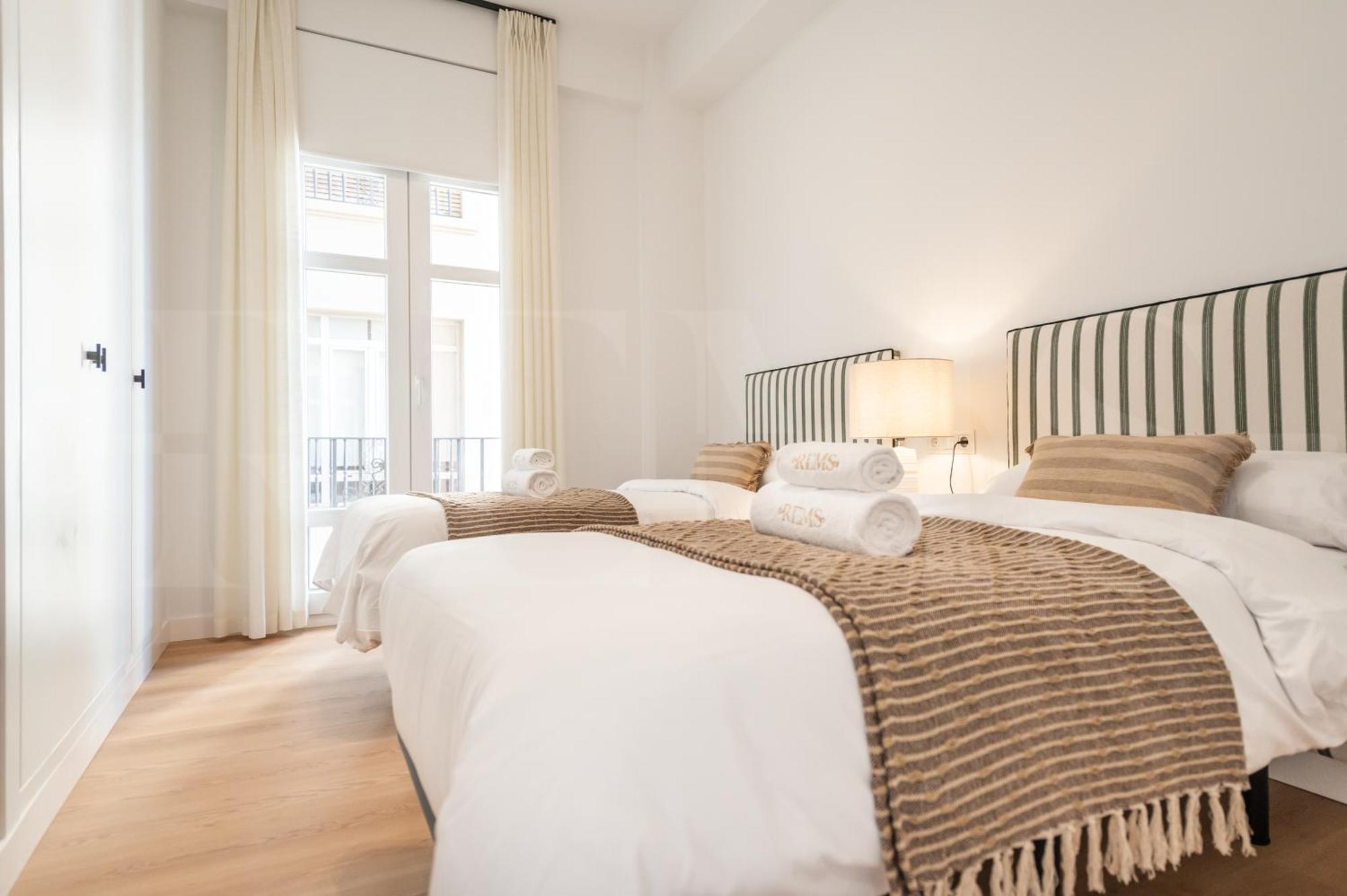 Elegant Coastal Charm With Unique Views By Rems Málaga