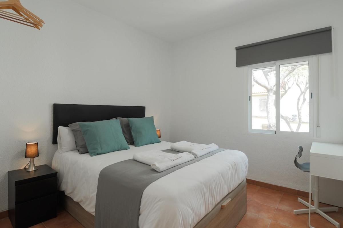Apartment C75 - Comfy 3 Bedroom Near Center *