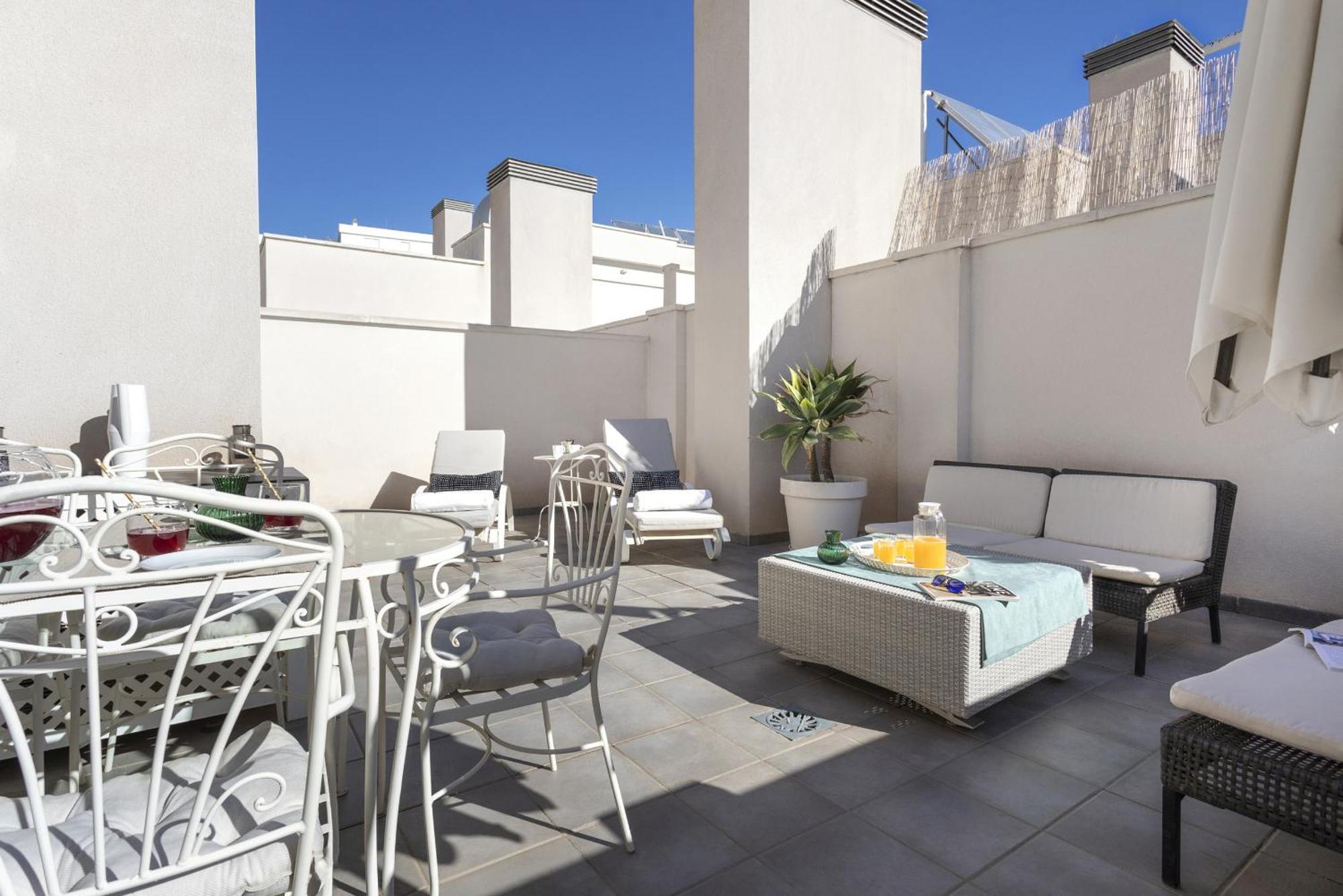 -malagasunapts-terrace,pool&park * Málaga