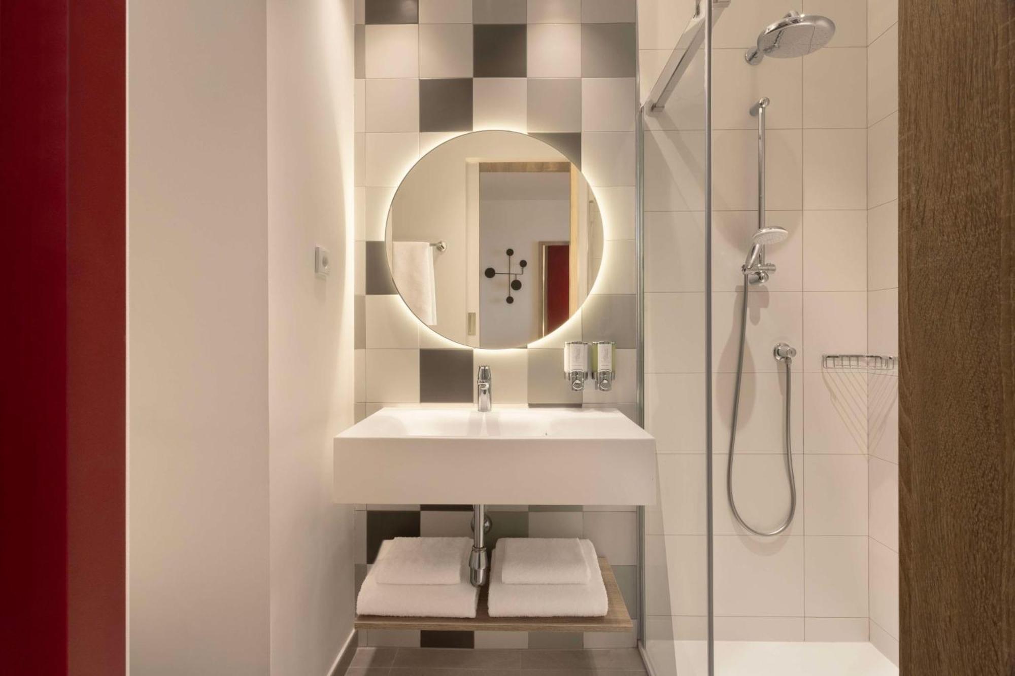 Hampton By Hilton Martiricos Hotel 3*
