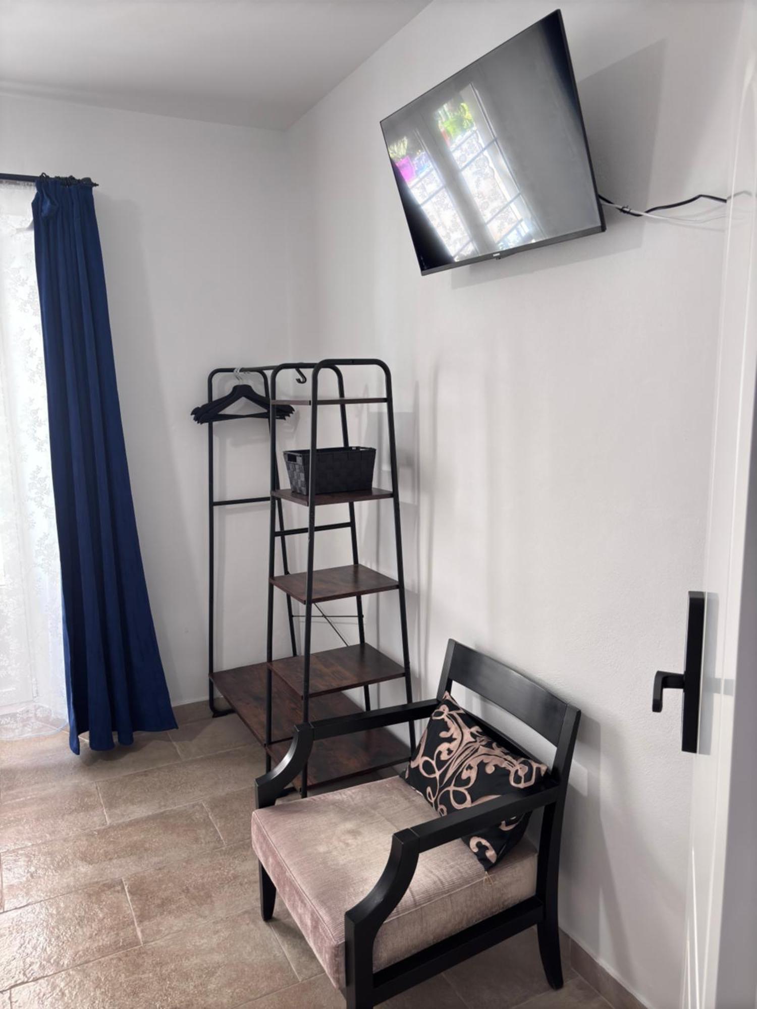 Shanti's Andalusian Malaga