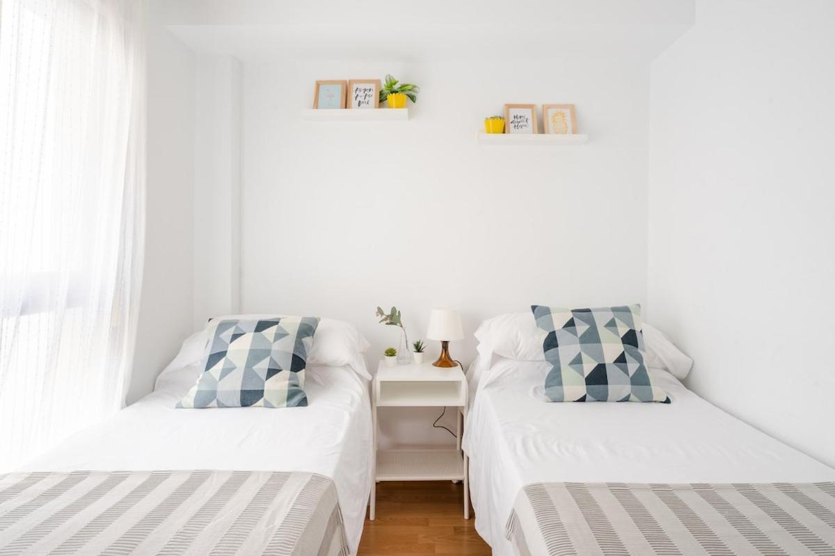 Explore From A Moderm Apartment Malaga