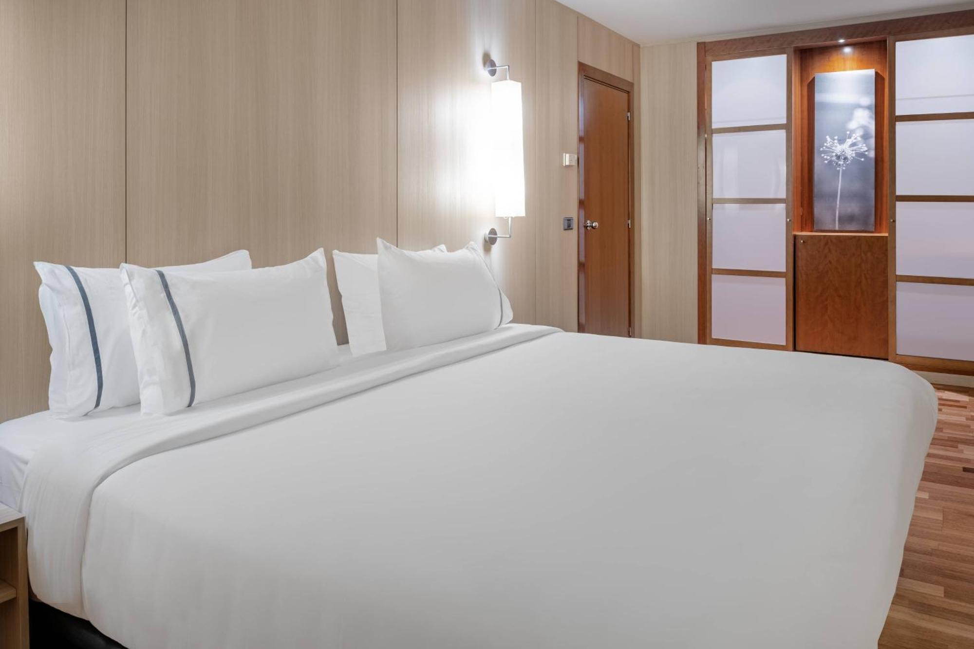 Hotel Ac Palacio By Marriott 4*