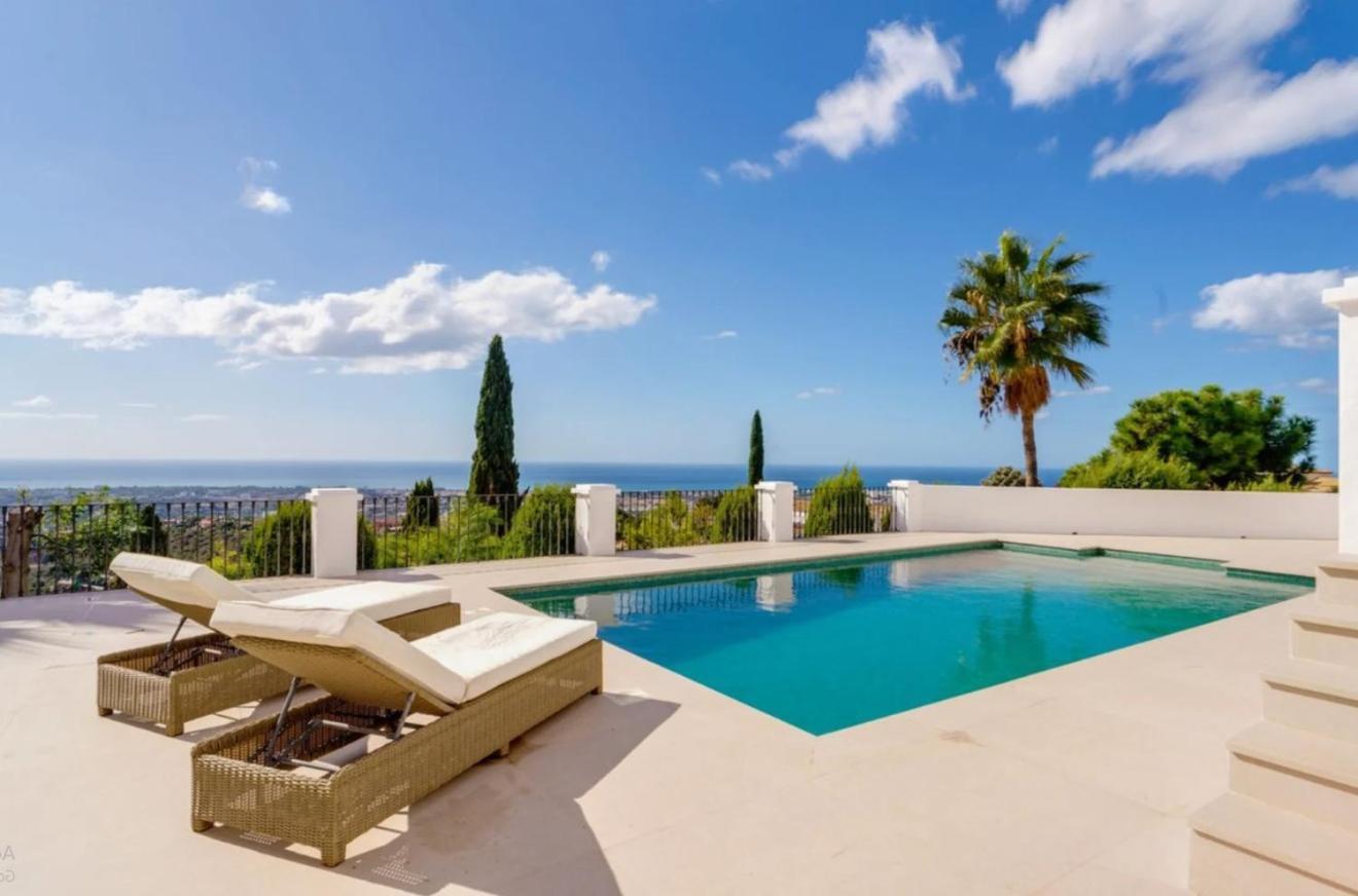 Elegante Con Jardin Y Piscina Villa Malaga