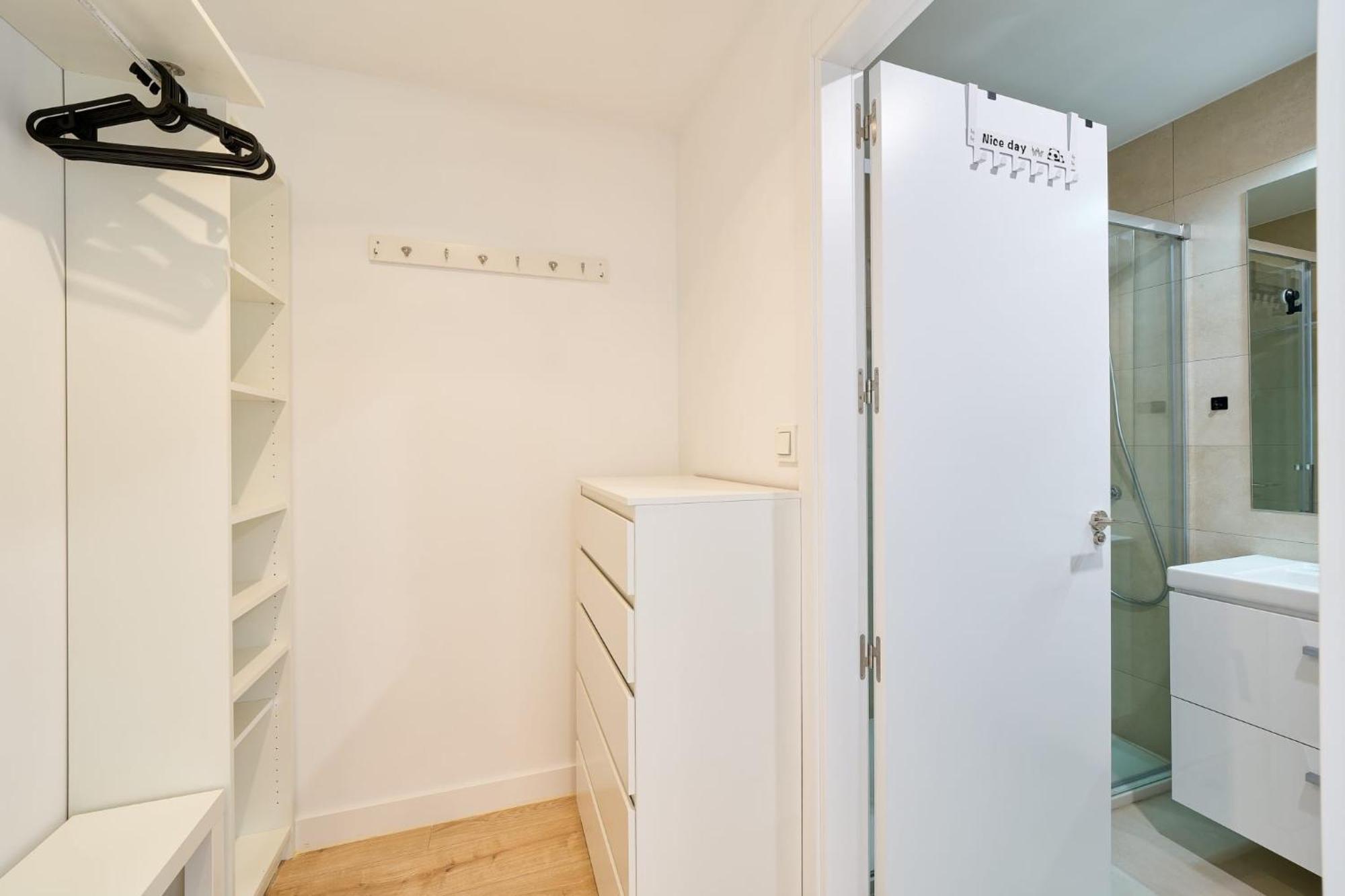Luxury Tower Pool&free Parking 10 Min To Historical Center Apartment *