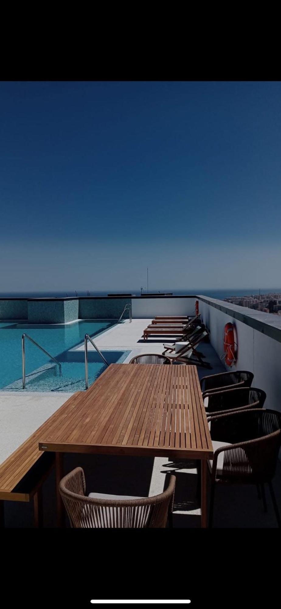 Luxury Tower Pool&free Parking 10 Min To Historical Center Apartment Malaga