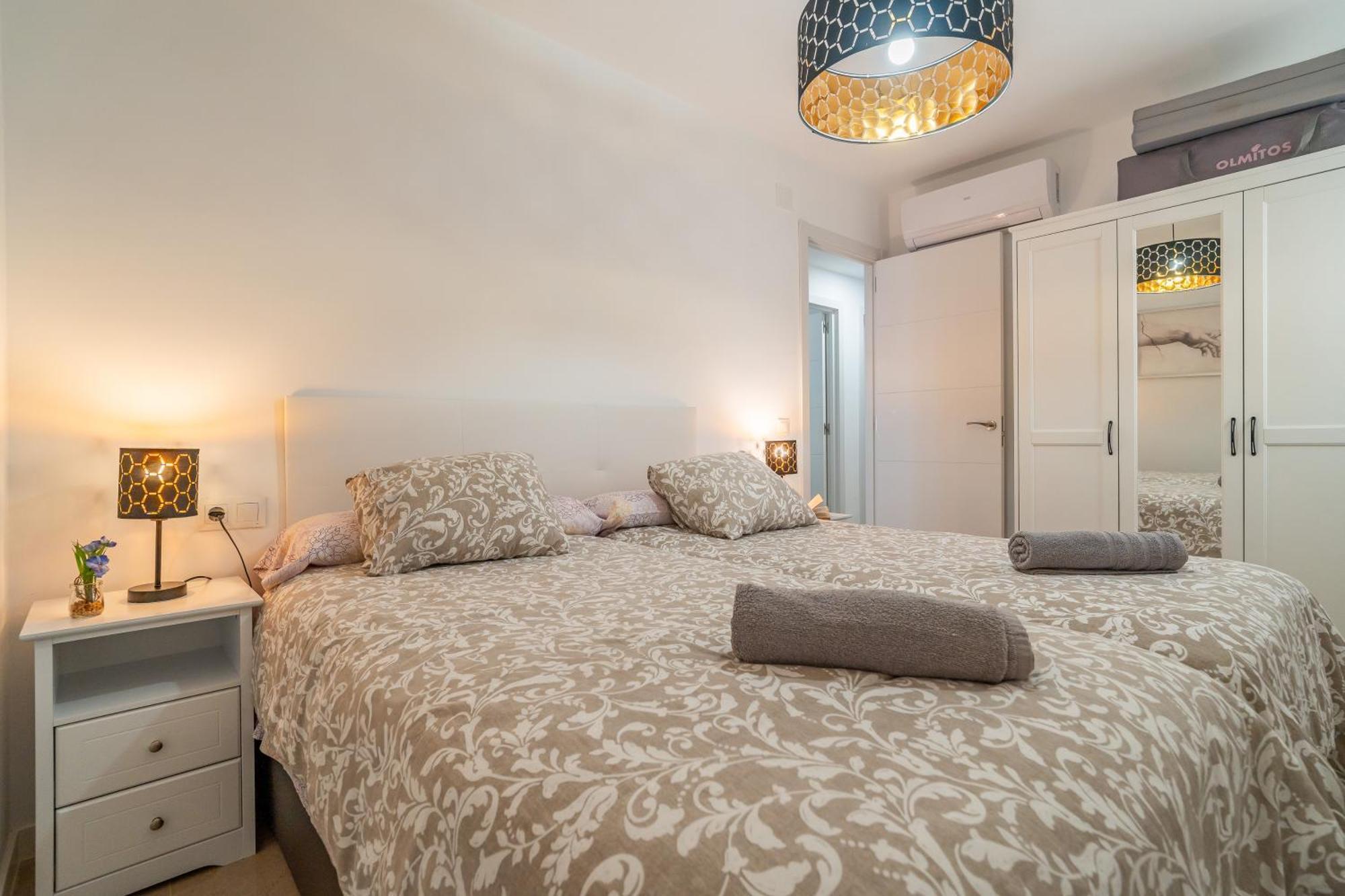 Casa Playa Guadalmar, Beautiful In Front Of The Sea, Wifi, Ac, Smart Tv, Private Parking Apartamento *
