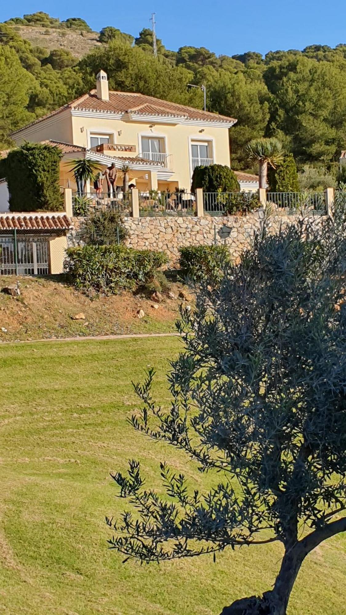 With Pool And Boule Right On Alhaurin Golf Villa Malaga