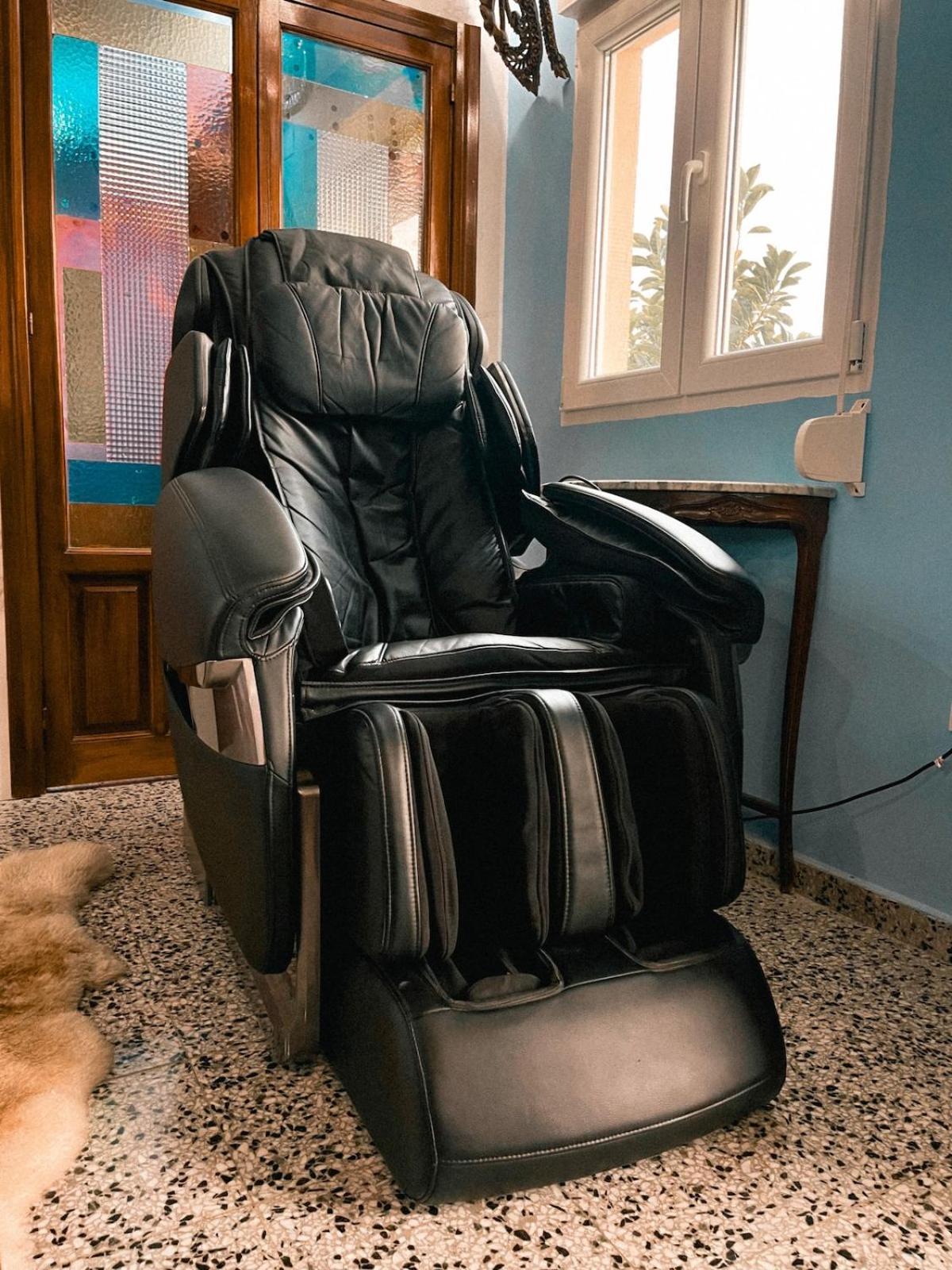 Unique Escape Cinema Massage Chair Apartment Malaga