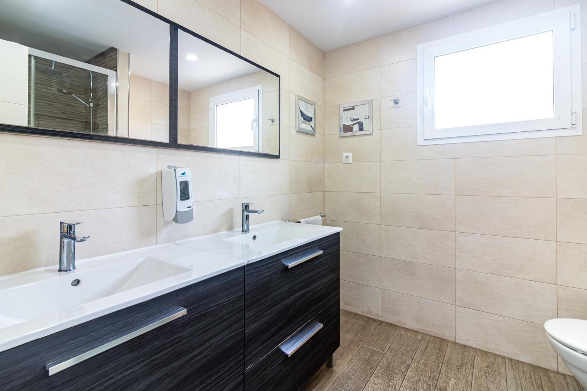 Center Flat & Terrace *