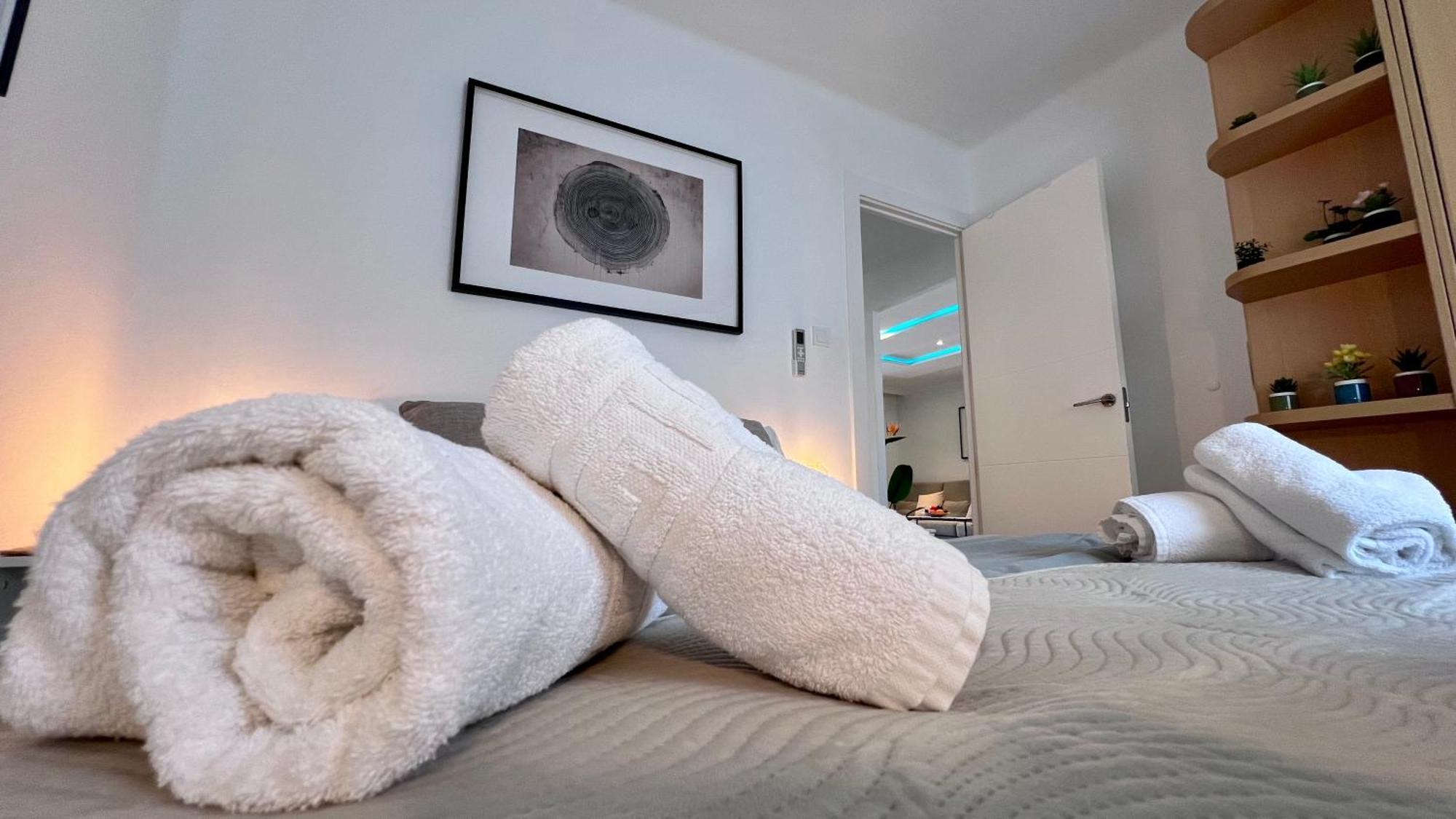 Apartment Cool, Modern And Snug 3br Peachy Malaga