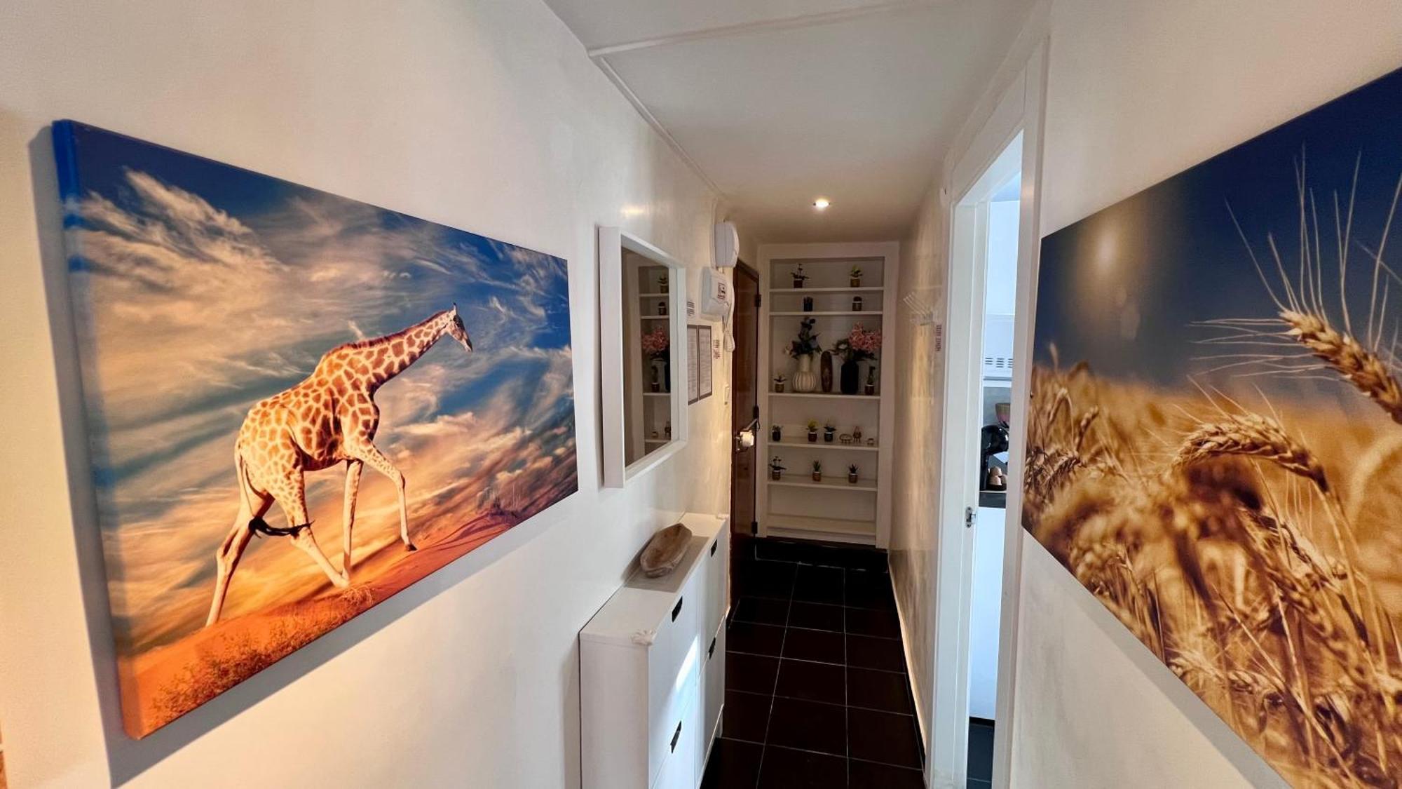 Cool, Modern And Snug 3br Peachy *