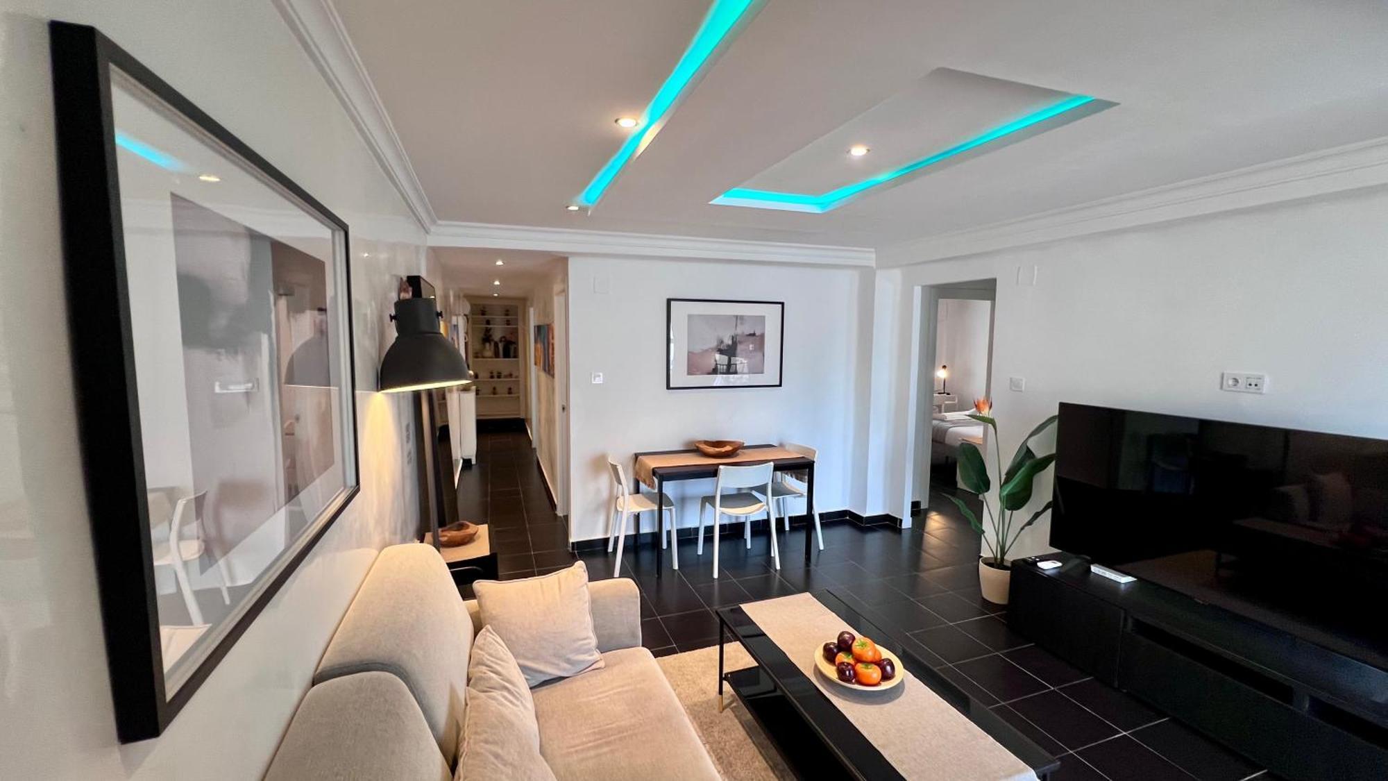 Apartment Cool, Modern And Snug 3br Peachy *