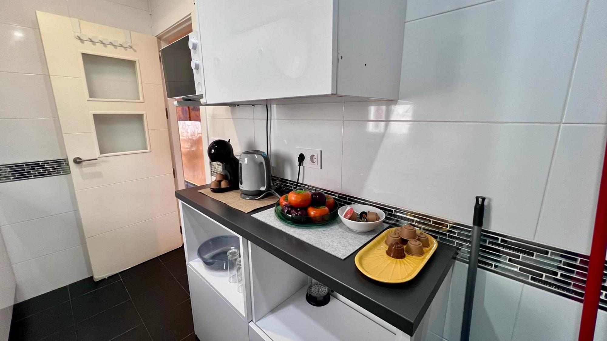 Cool, Modern And Snug 3br Peachy