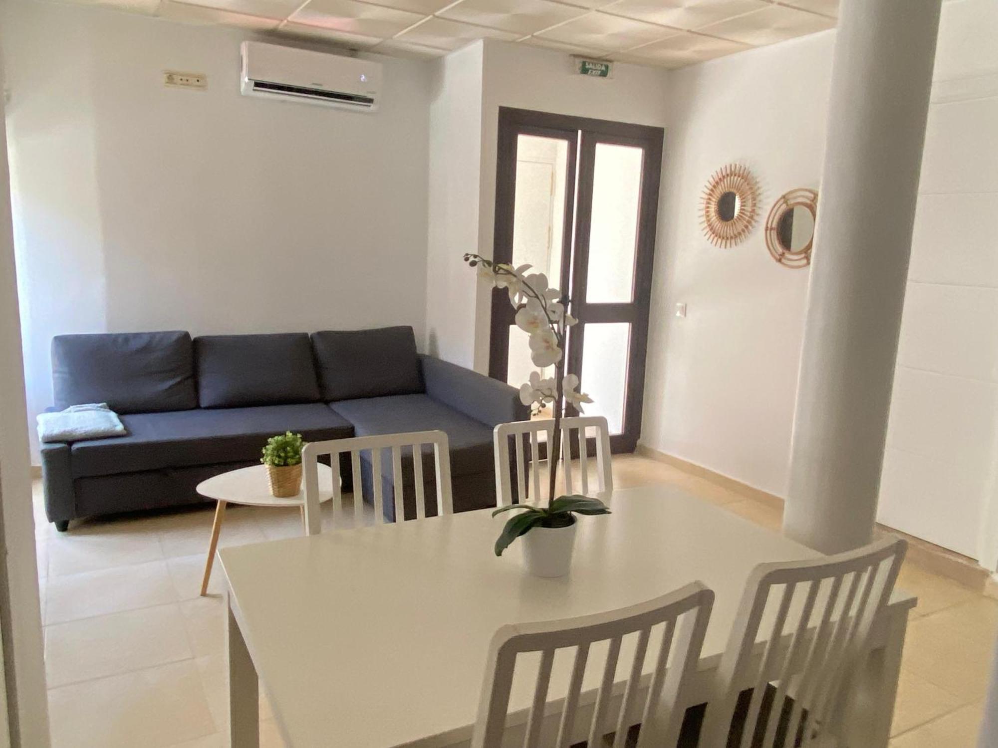 Aeropuerto-churriana-golf Apartment