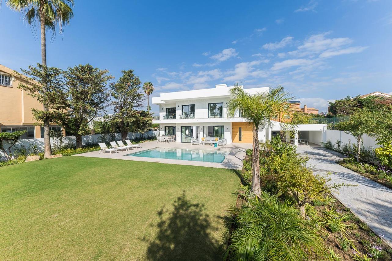 Homeclub Con Piscina Privada En Guadalmar *
