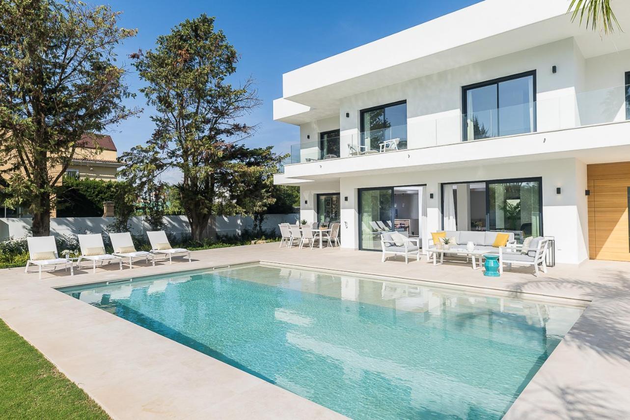 Homeclub Con Piscina Privada En Guadalmar * Malaga