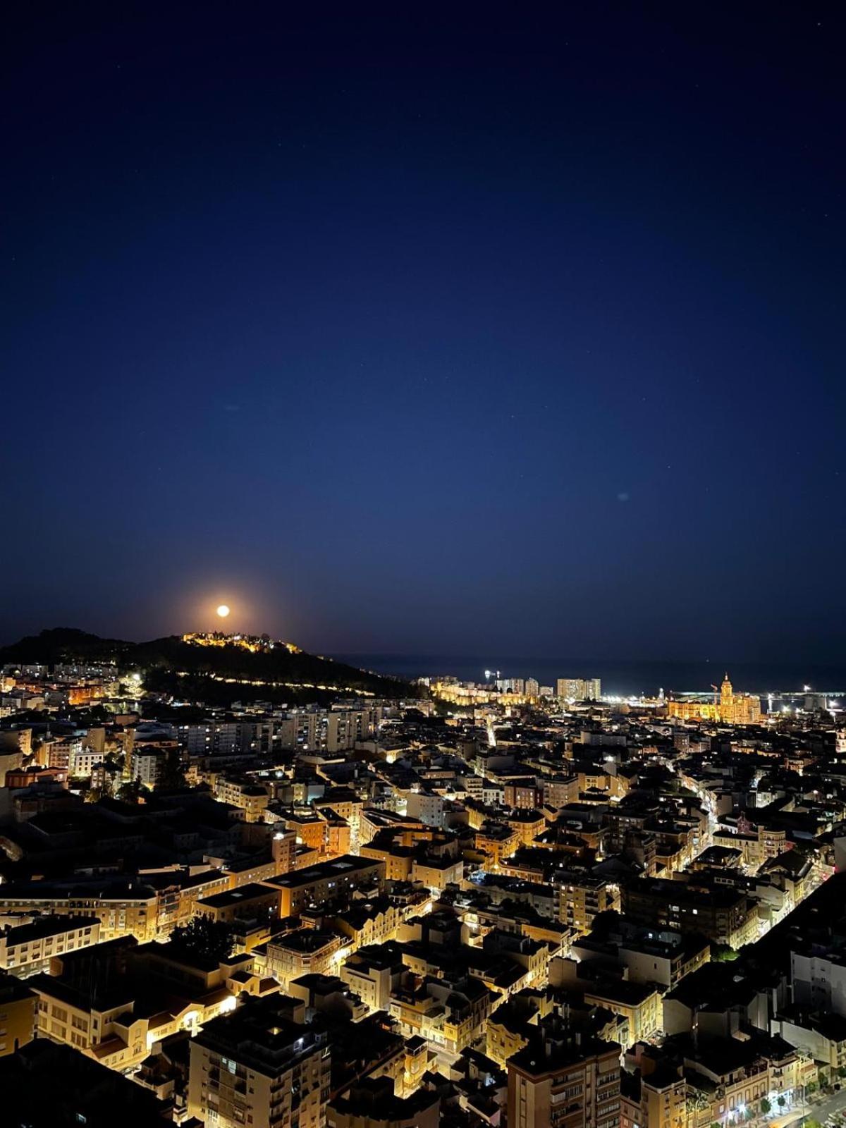 Sky View Design And Relax View With Free Parking Malaga