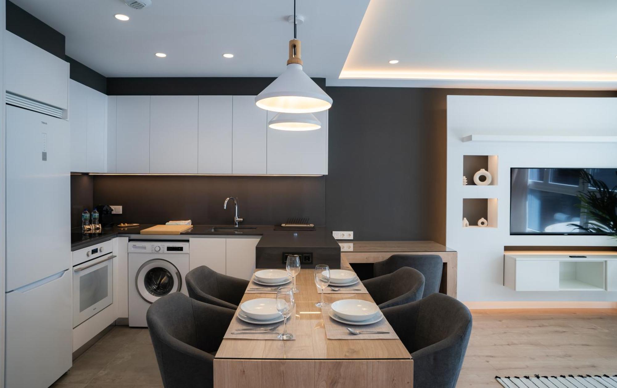 Sky View Design And Relax View With Free Parking *