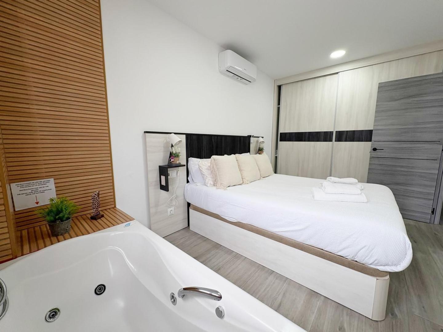 Benahavis Iii Airport Apartment