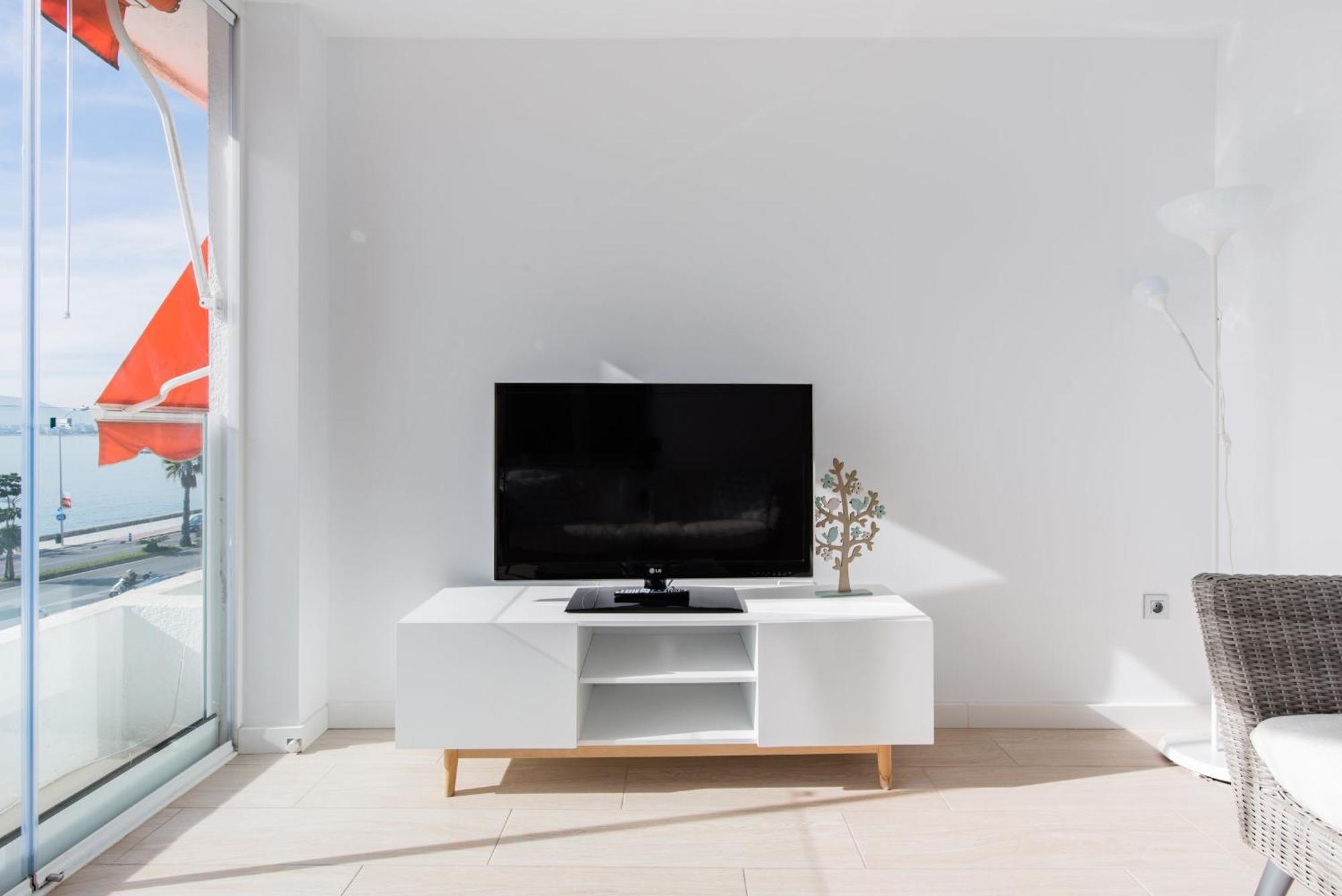 Sorolla 105, Luxury, Beach, Free Parking, Services, Quite Neighborhood, So Appartement