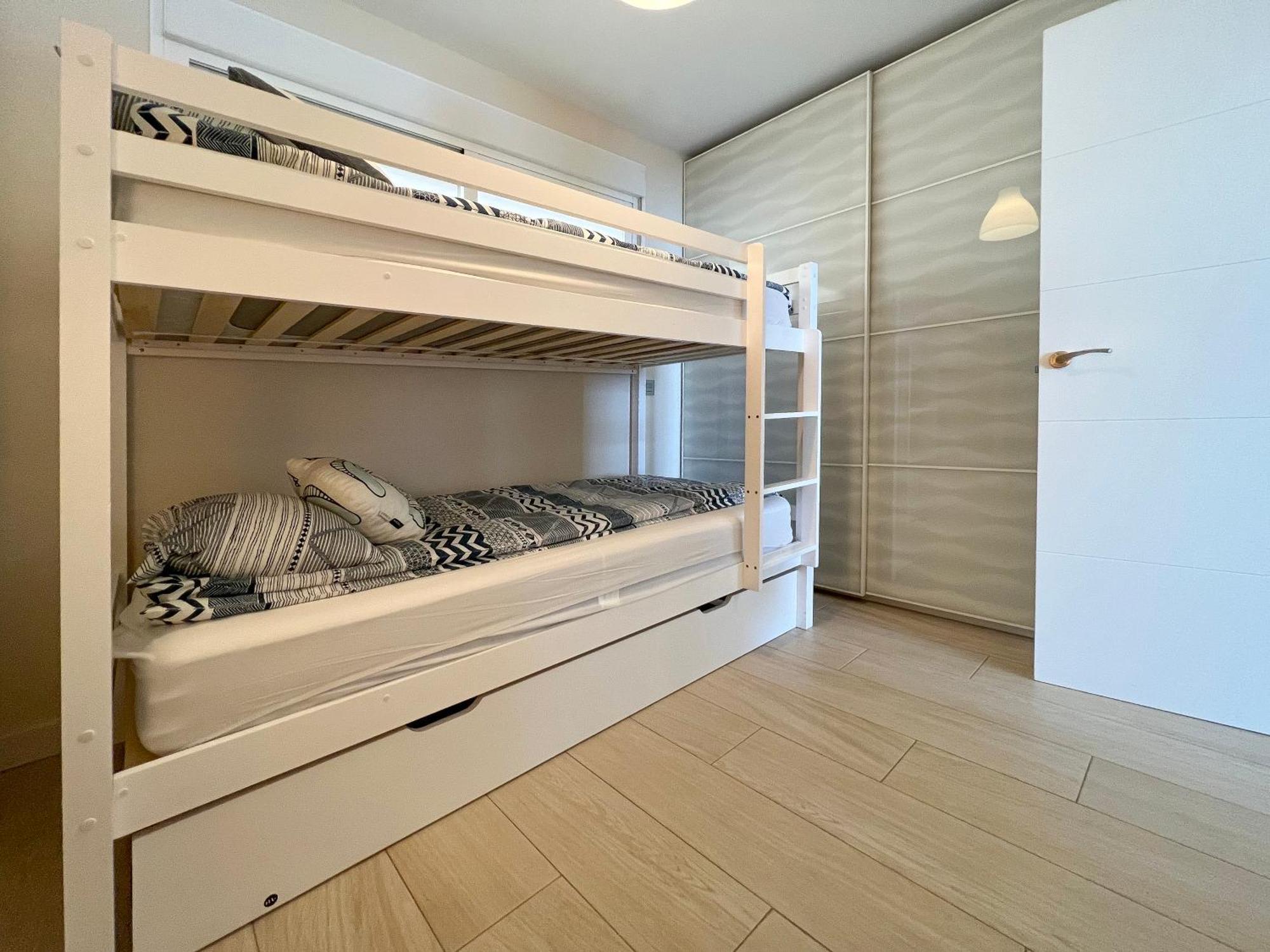 Appartement Sorolla 105, Luxury, Beach, Free Parking, Services, Quite Neighborhood, So