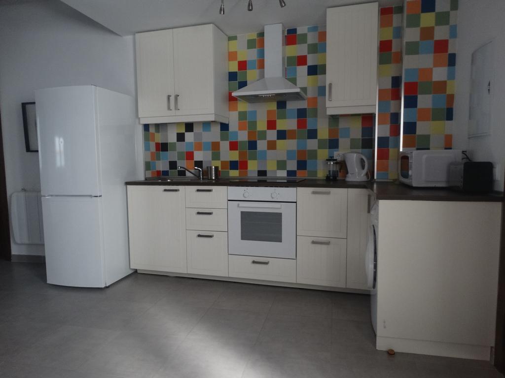 Apartment - Nuno Gomez, 24 *