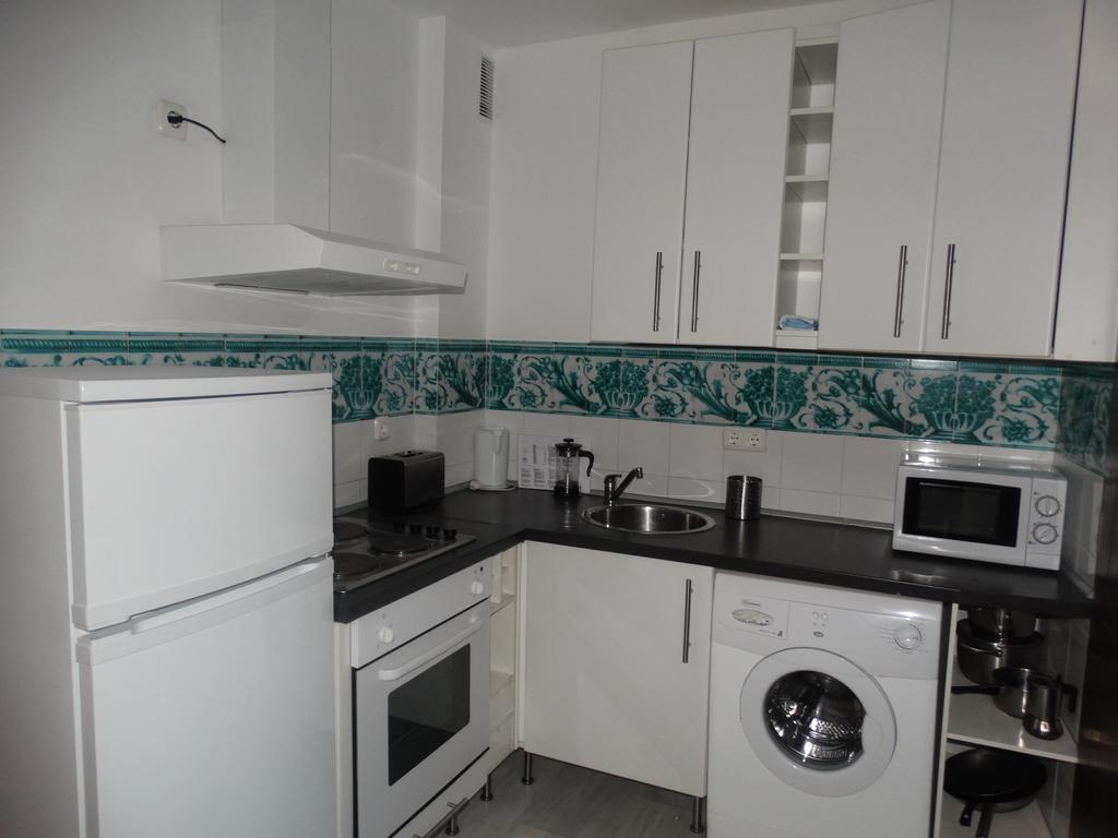 - Jinetes, 13 * Málaga