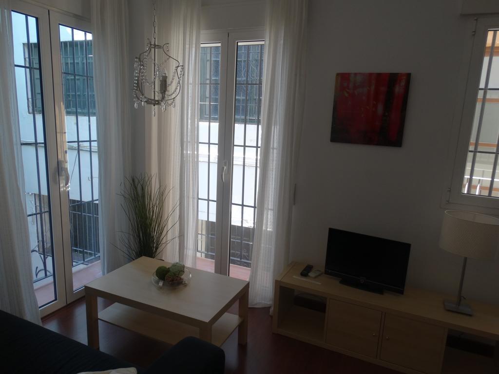 - Pozos Dulces, 22 * Málaga