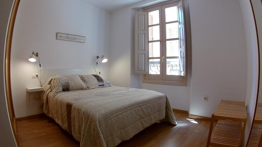 Mitjana Plaza Appartement Málaga
