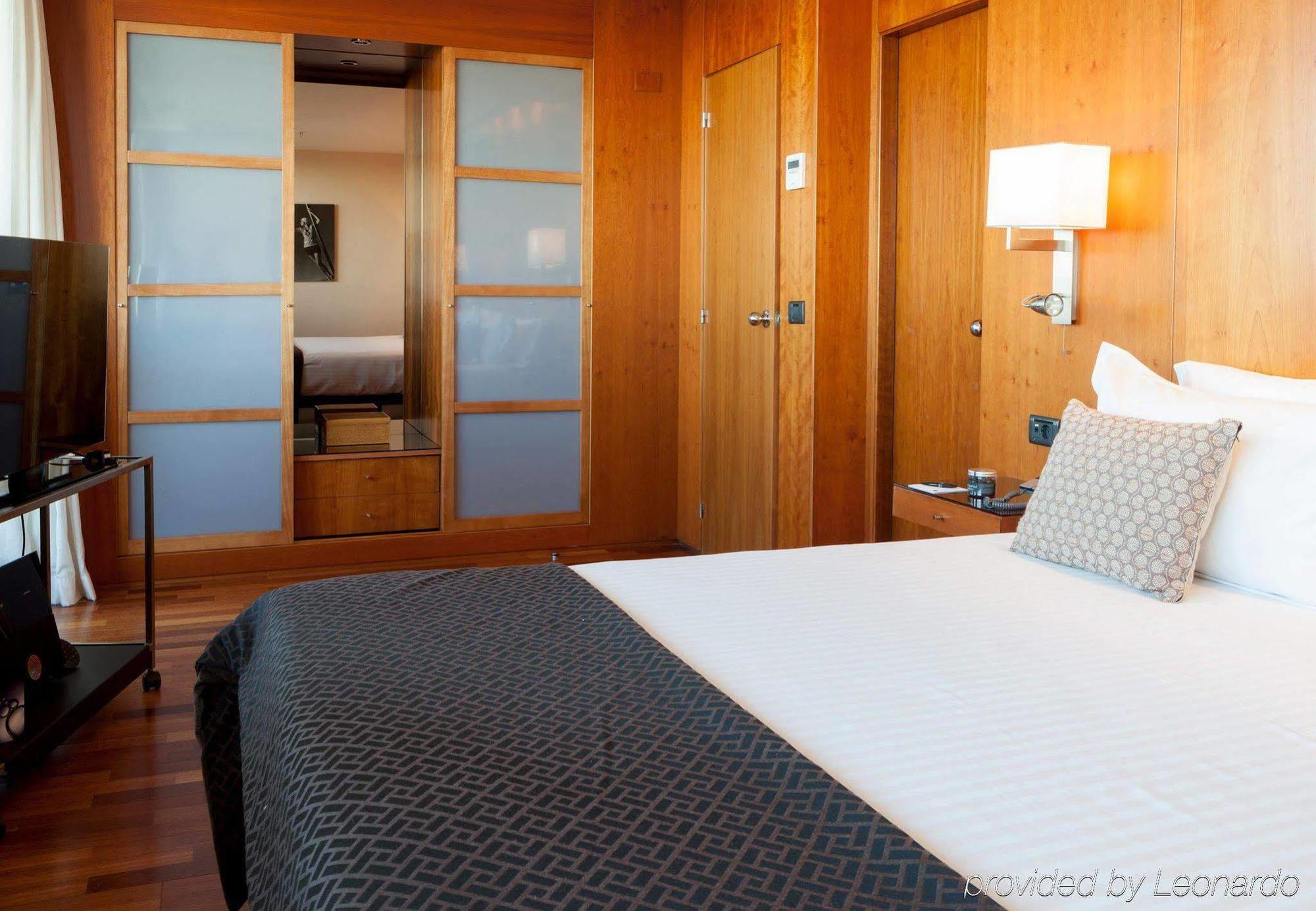 Hotel Ac Palacio By Marriott 4*