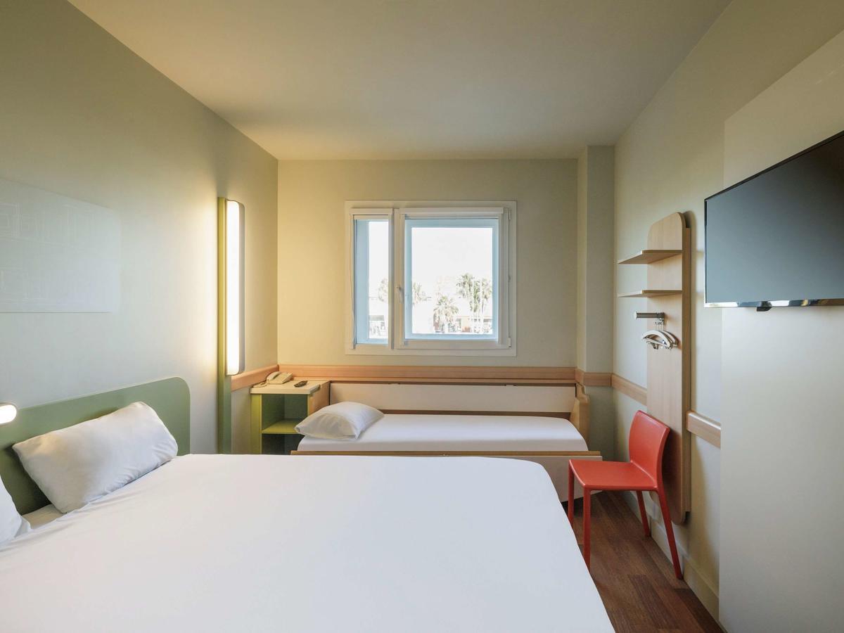 Ibis Budget Aeropuerto Avenida De Velazquez Hotel